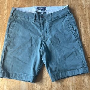 Abercrombie and Fitch, 30w x 8“ length  stretch men’s chino shorts